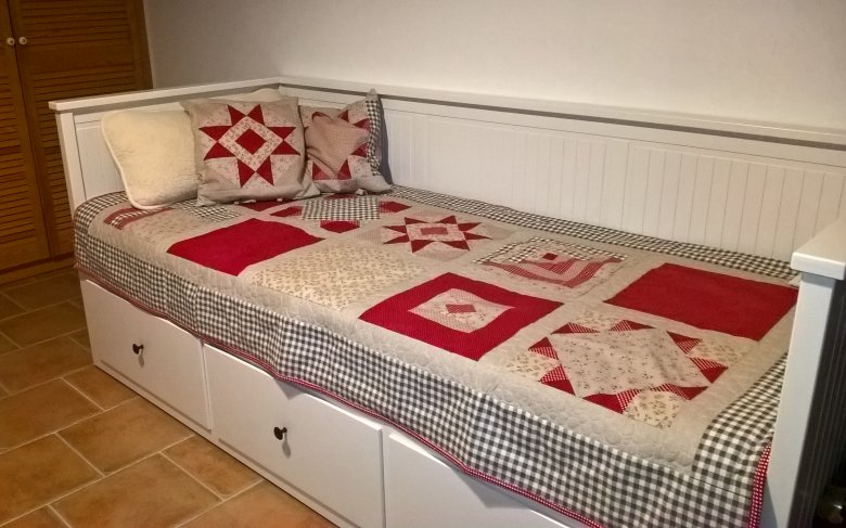 Zuzka Gavalcova na kurzoch Patchworkparty AZ1